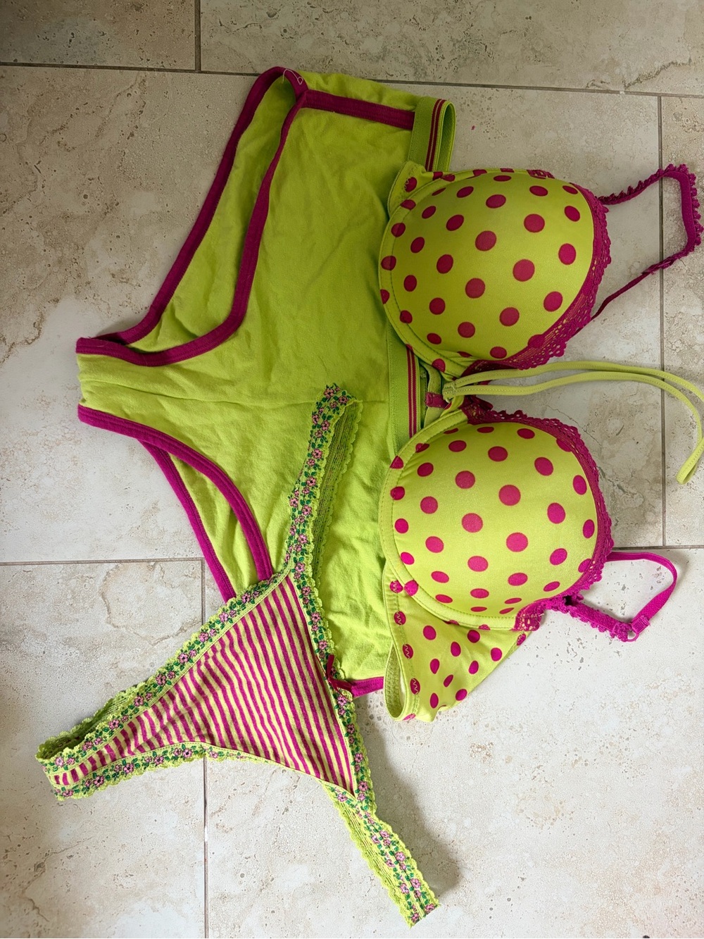 True vintage Victorias Secret Y2K  Green and Hot Pink Polka Dot 3pc set NWOT